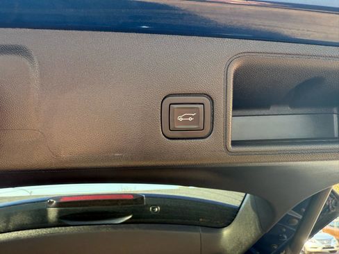 Used 2023 GMC Terrain SLT w/ LPO, Floor Liner Package image 16