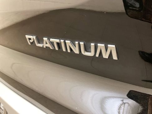 Used 2024 Nissan Pathfinder Platinum w/ Cargo Package image 8