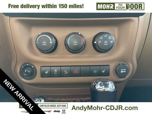 Used 2016 Jeep Wrangler Sahara w/ Connectivity Group image 18