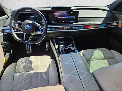 Certified 2023 BMW i7 xDrive60 image 17