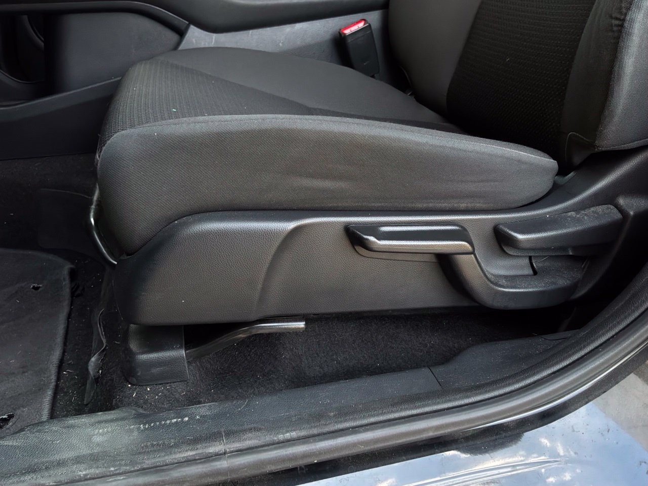Used 2021 Honda HR-V LX image 8