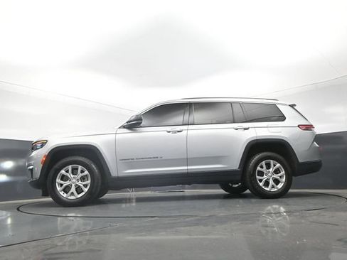 Used 2023 Jeep Grand Cherokee L Limited AWD/4WD image 31