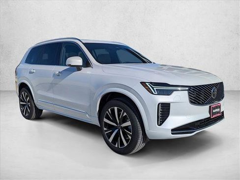 Certified 2026 Volvo XC90 B6 Core AWD/4WD image 3