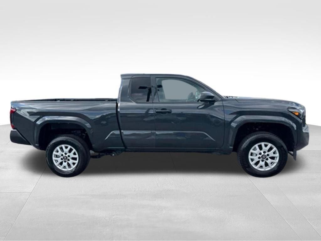 Used 2025 Toyota Tacoma SR AWD/4WD image 8