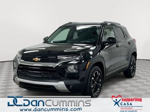 Used 2023 Chevrolet TrailBlazer LT w/ Convenience Package FWD image 1
