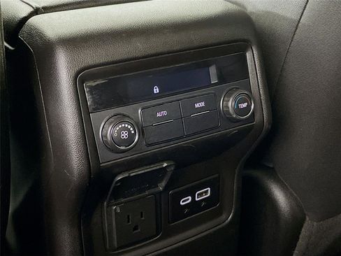 Used 2022 GMC Acadia SLE w/ Driver Convenience Package image 29