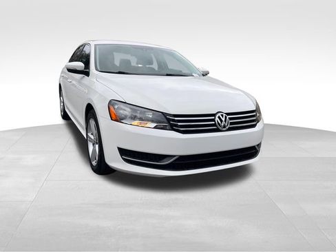 Used 2015 Volkswagen Passat 1.8T SE image 7