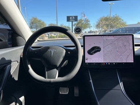 Used 2020 Tesla Model Y Long Range image 15