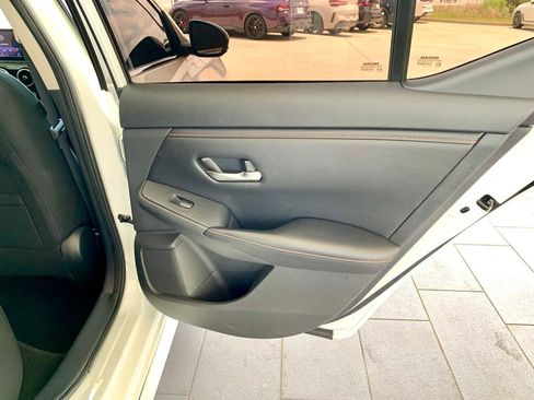 Used 2022 Nissan Sentra SR FWD image 21