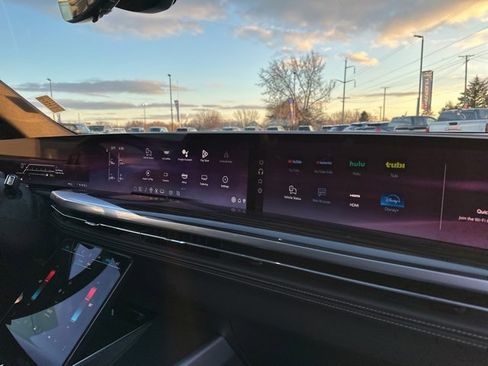 Used 2025 Cadillac Escalade Premium Luxury image 19