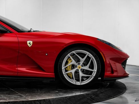 Used 2018 Ferrari 812 Superfast image 21