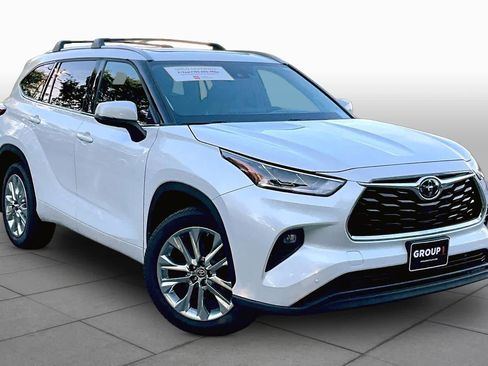 Used 2023 Toyota Highlander Limited AWD/4WD image 3