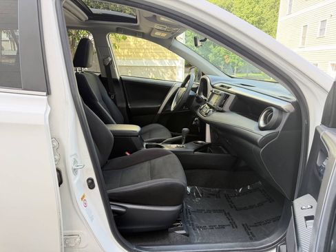 Used 2015 Toyota RAV4 XLE AWD/4WD image 16