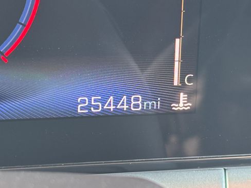 Used 2025 Chevrolet Trax LT image 39