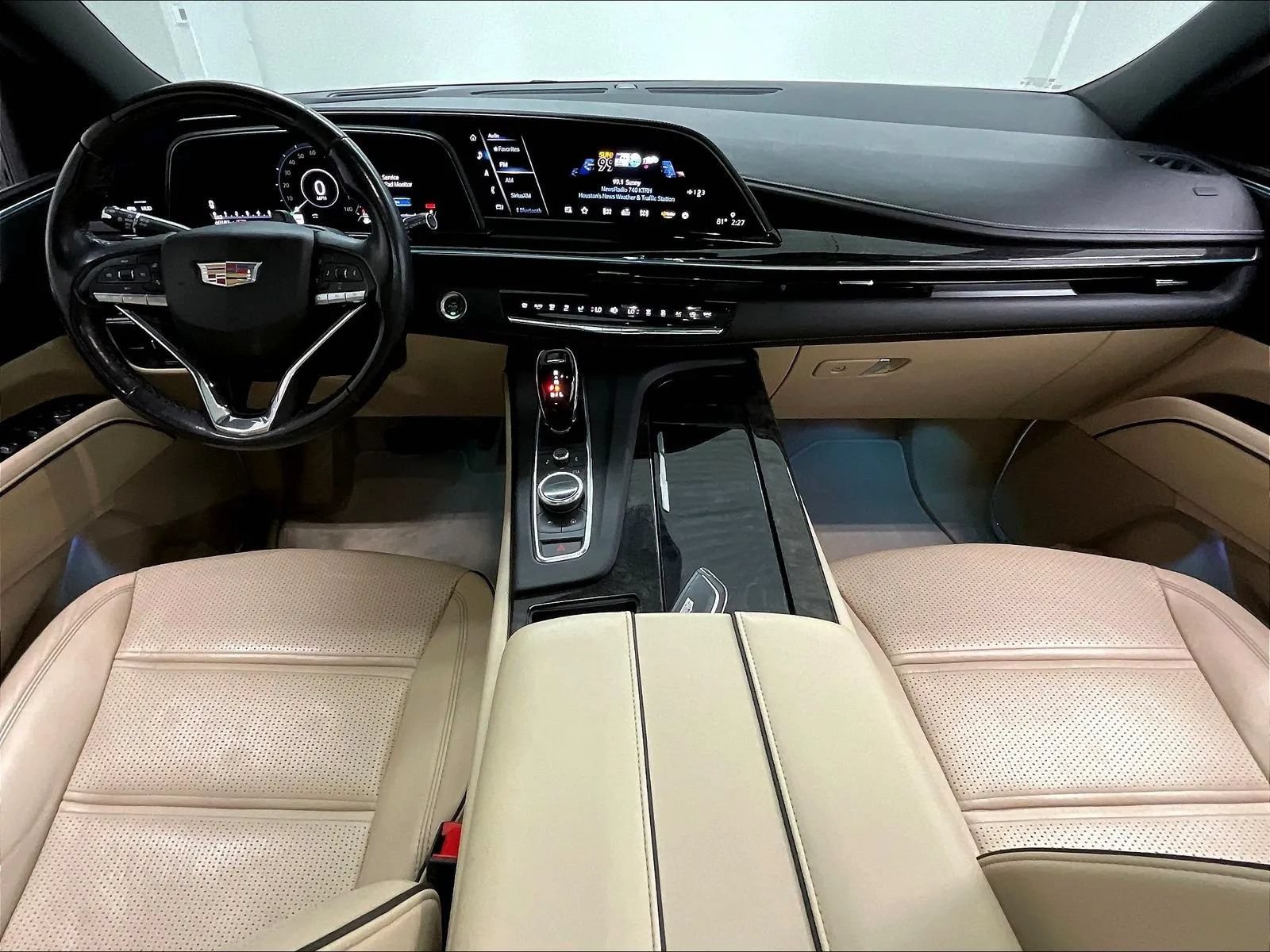 Used 2023 Cadillac Escalade ESV Premium Luxury w/ Performance Package AWD/4WD image 2