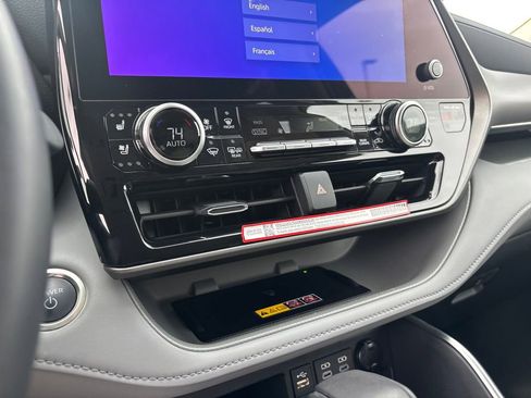 Used 2025 Toyota Highlander Limited image 20