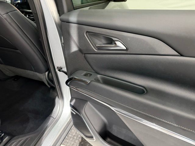 New 2027 Chevrolet Traverse Z71 w/ Enhanced Driving Package AWD/4WD image 31