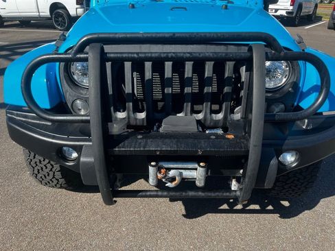 Used 2018 Jeep Wrangler Rubicon w/ Power Convenience Group image 32