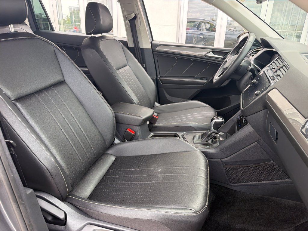 Certified 2023 Volkswagen Tiguan SE FWD image 25