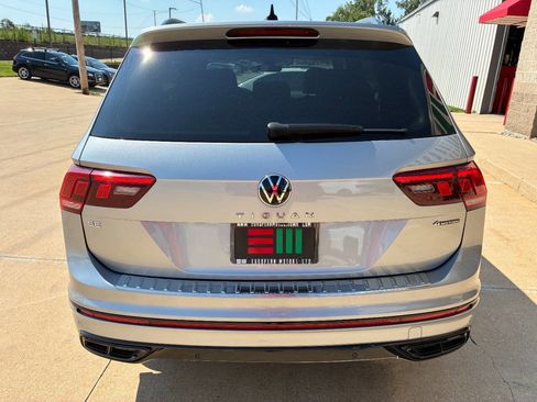 Used 2022 Volkswagen Tiguan SE R-Line image 4