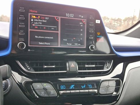 Used 2022 Toyota C-HR XLE image 24