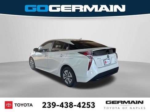 Used 2018 Toyota Prius Two FWD image 5
