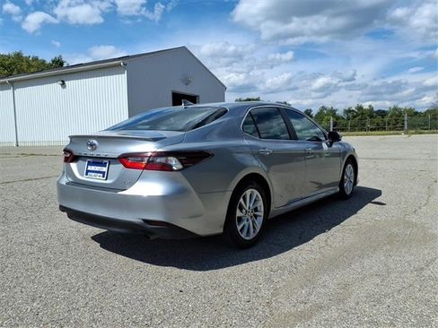Used 2023 Toyota Camry LE image 7