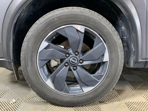 Used 2025 Nissan Rogue SV AWD/4WD image 34