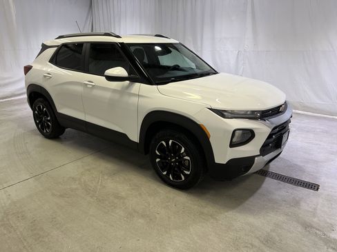 Certified 2023 Chevrolet TrailBlazer LT w/ Convenience Package AWD/4WD image 2