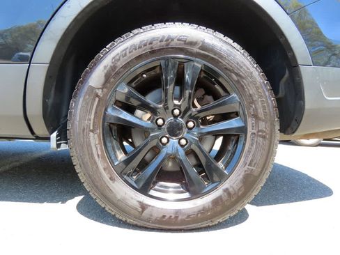 Used 2018 Ford Explorer XLT AWD/4WD image 7