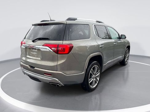Used 2019 GMC Acadia Denali w/ Technology Package FWD image 8