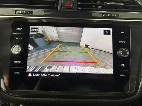 Used 2022 Volkswagen Tiguan SE R-Line AWD/4WD image 19
