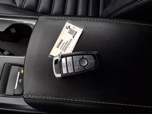 Used 2019 Ford Fusion SEL image 12
