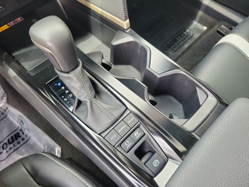 Used 2025 Toyota Camry LE FWD image 25