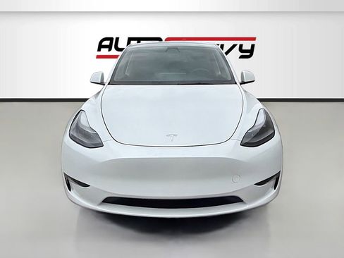 Used 2023 Tesla Model Y Long Range AWD/4WD image 2