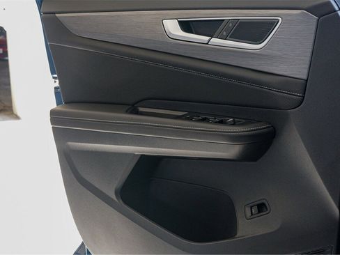 New 2026 Volkswagen Atlas Cross Sport SE image 16