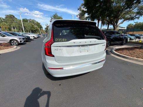 Used 2025 Volvo XC90 B5 Core AWD/4WD image 13