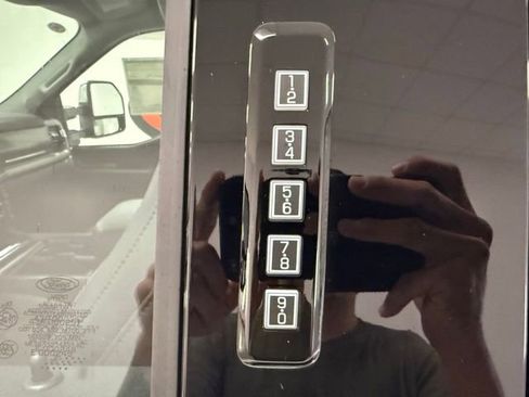 New 2026 Ford F250 Lariat w/ Lariat Premium Package image 10