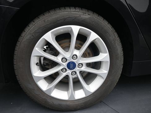 Used 2020 Ford Fusion SE FWD image 10