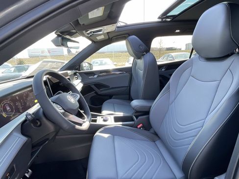 New 2026 Volkswagen Tiguan SE R-Line FWD image 18