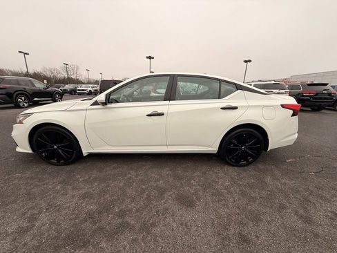 Certified 2021 Nissan Altima 2.5 Platinum image 8