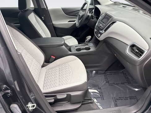 Used 2022 Chevrolet Equinox LS w/ LS Convenience Package image 16