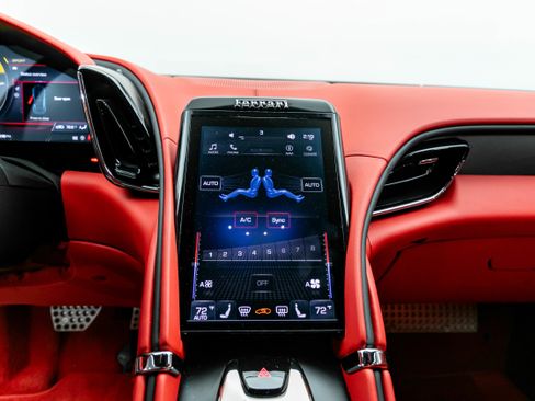 Certified 2022 Ferrari Roma image 28