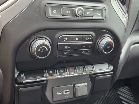 Certified 2022 Chevrolet Silverado 1500 Custom RWD image 16