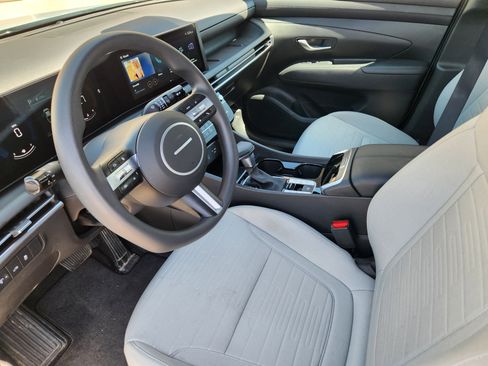 Certified 2025 Hyundai Santa Cruz SE AWD/4WD image 10