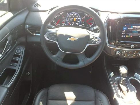 Used 2023 Chevrolet Traverse High Country AWD/4WD image 34
