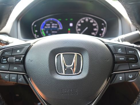 Used 2020 Honda Accord Touring image 12