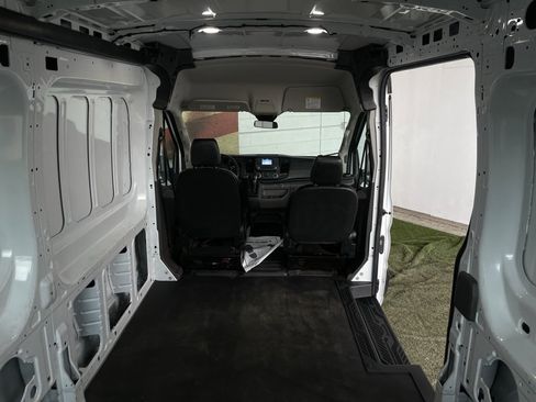 Used 2021 Ford Transit 250 Medium Roof image 18