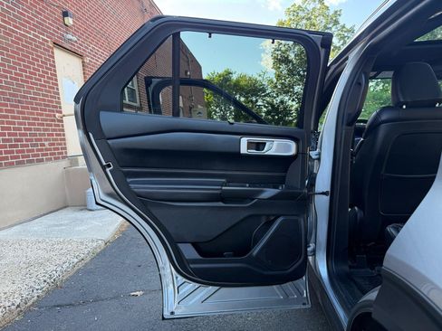 Used 2020 Ford Explorer ST w/ Premium Technology Package AWD/4WD image 19