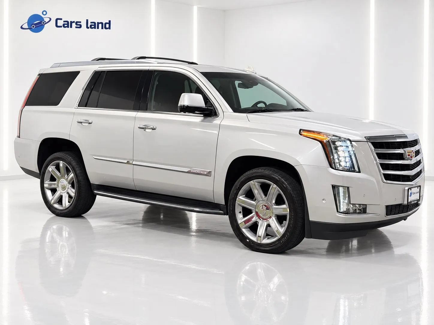 Used 2017 Cadillac Escalade Luxury AWD/4WD image 2